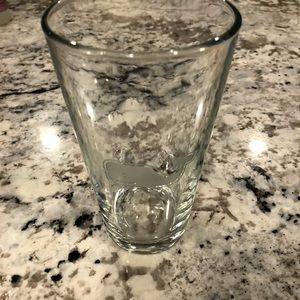 Vineyard Vines pint glasses, set of two